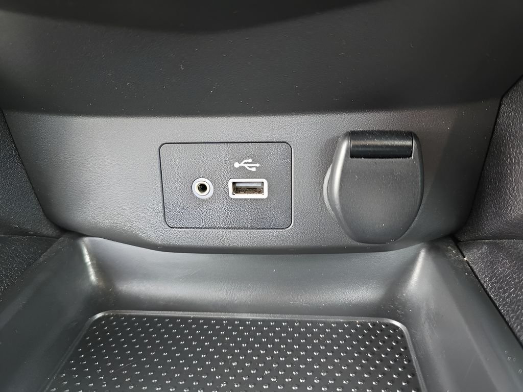 Used 2022 White Nissan SV image 24