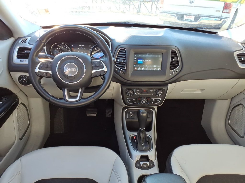 Used 2020 Blue Jeep Latitude image 15