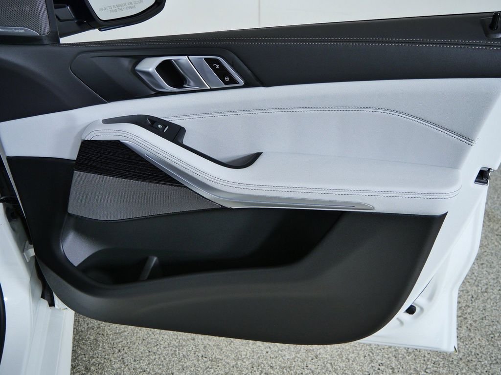 New 2026 Alpine White BMW xDrive40i image 21