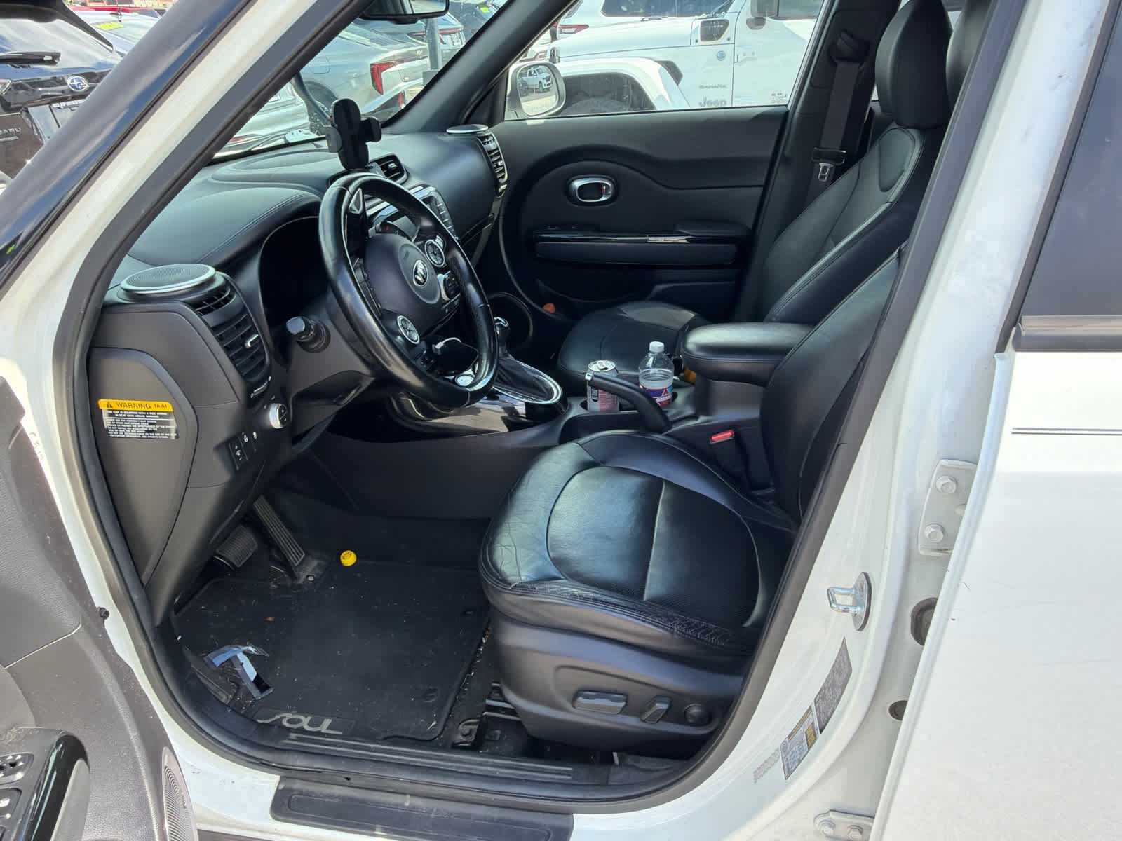 Used 2015 Clear White Kia ! image 6