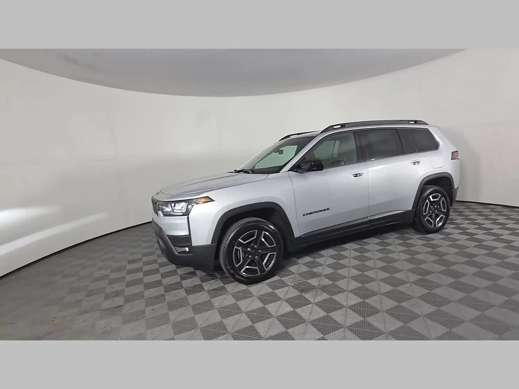 New 2026 Silver Zynith Clear-Coat Exterior Paint Jeep Laredo image 36
