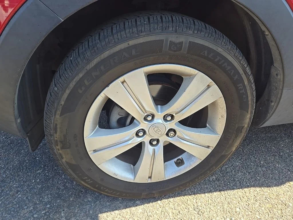 Used 2011 Red Kia LX image 11