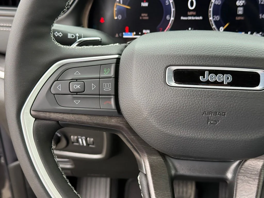 New 2026 Baltic Gray Metallic Clear-Coat Exterior Paint Jeep Laredo image 14