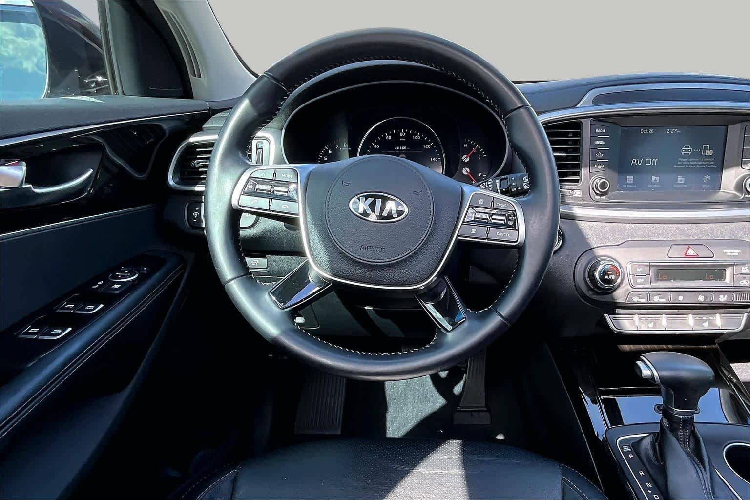 Used 2020 Passion Red Kia EX V6 image 6
