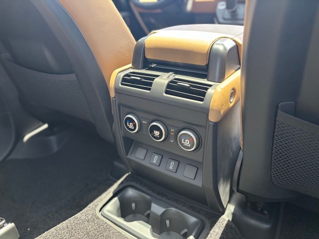 New 2026 Woolstone Green Land Rover S image 9