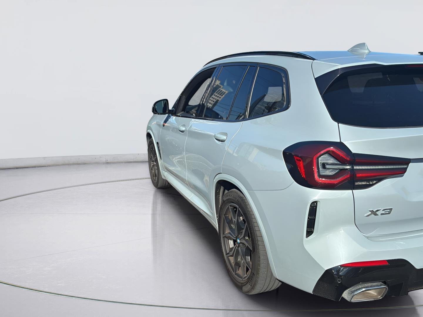 Used 2022 Brooklyn Grey Metallic BMW sDrive30i image 5