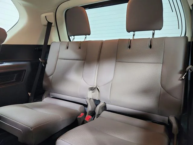 Used 2023 Silver Lexus 460 image 38