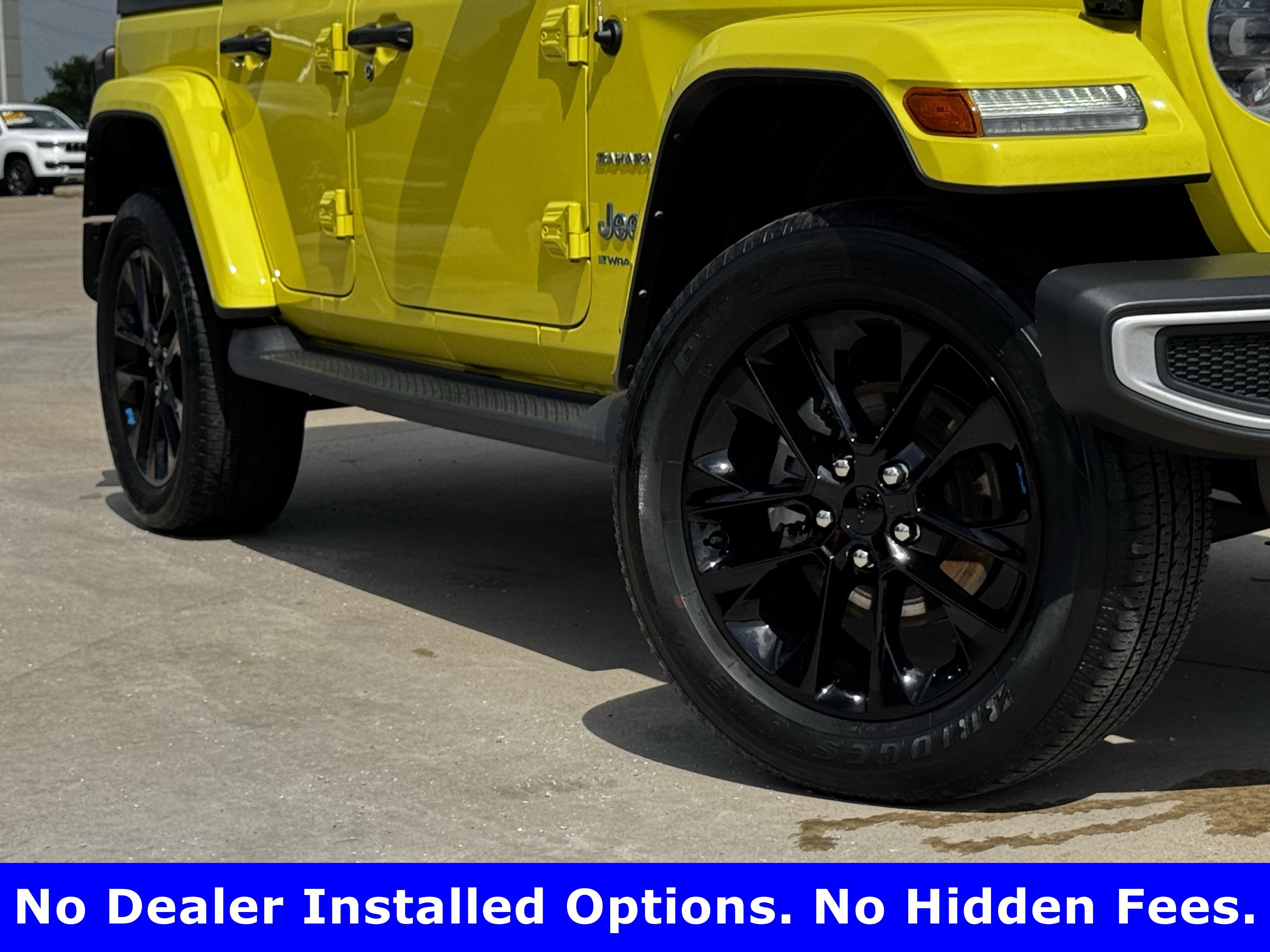 Used 2023 High Velocity Clearcoat Jeep Sahara image 11