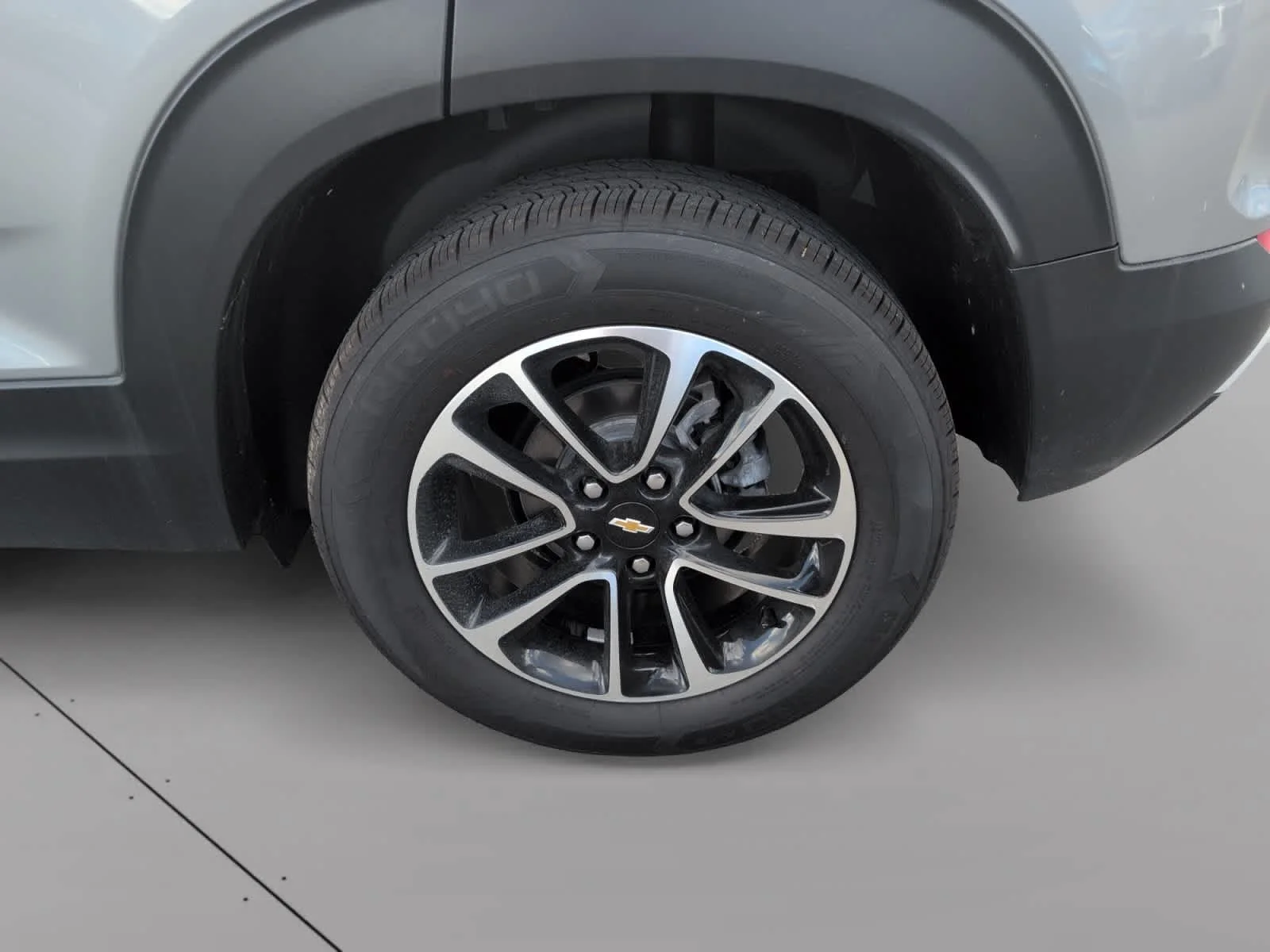 Used 2025 Sterling Gray Metallic Chevrolet LT image 9