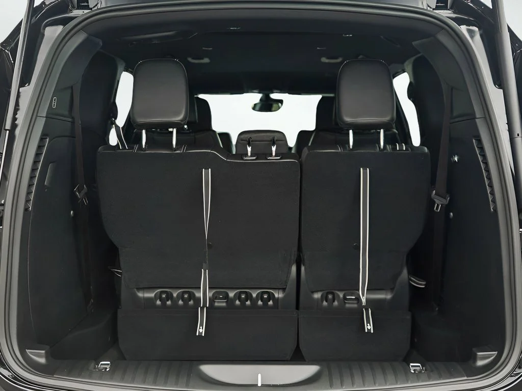 2026 Chrysler Pacifica Select - Photo 8