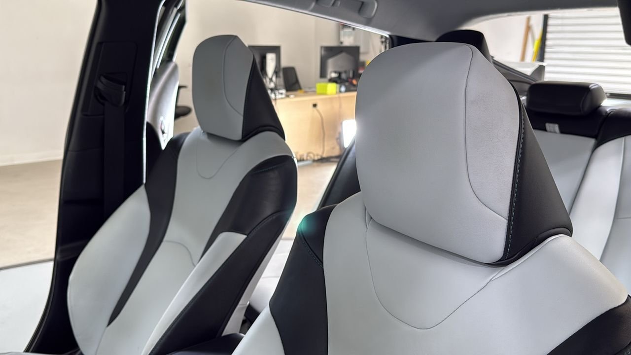 Used 2016 White Toyota Four image 13