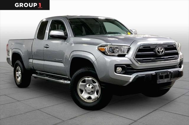 Certified Used 2017 SILVER ME Toyota  image 3