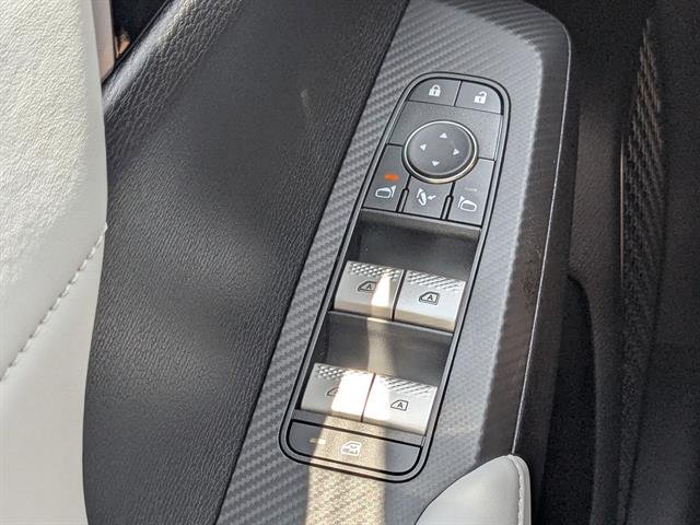 Used 2025 White Diamond Mitsubishi SE image 43