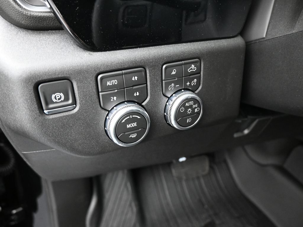 2026 GMC Sierra 3500HD SLE - Photo 14