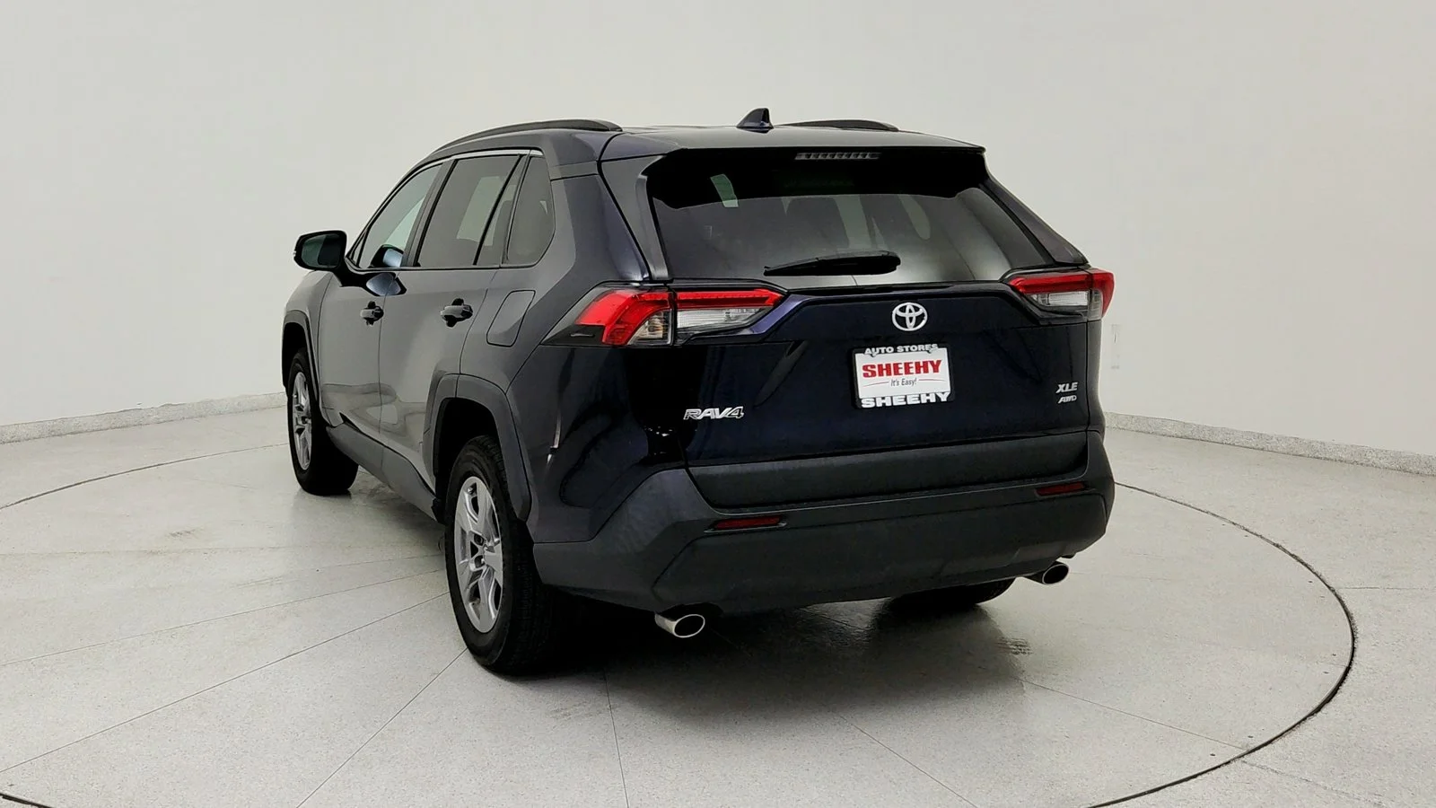 Used 2022  Toyota XLE image 5