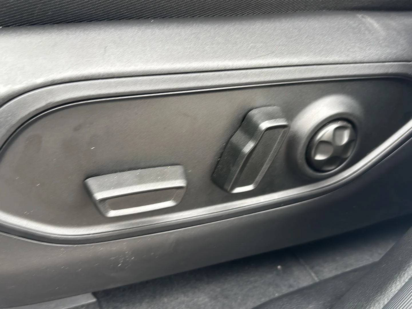 Used 2025 Silver Zynith Jeep Limited image 17