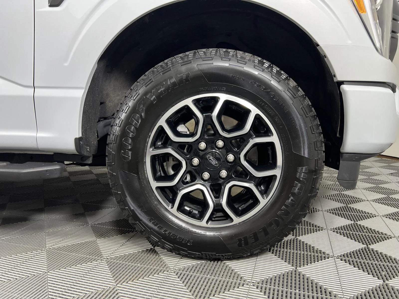 Used 2021 Space White Ford XLT image 12