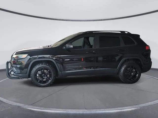 Certified Used 2021 Black Jeep Latitude Lux image 6
