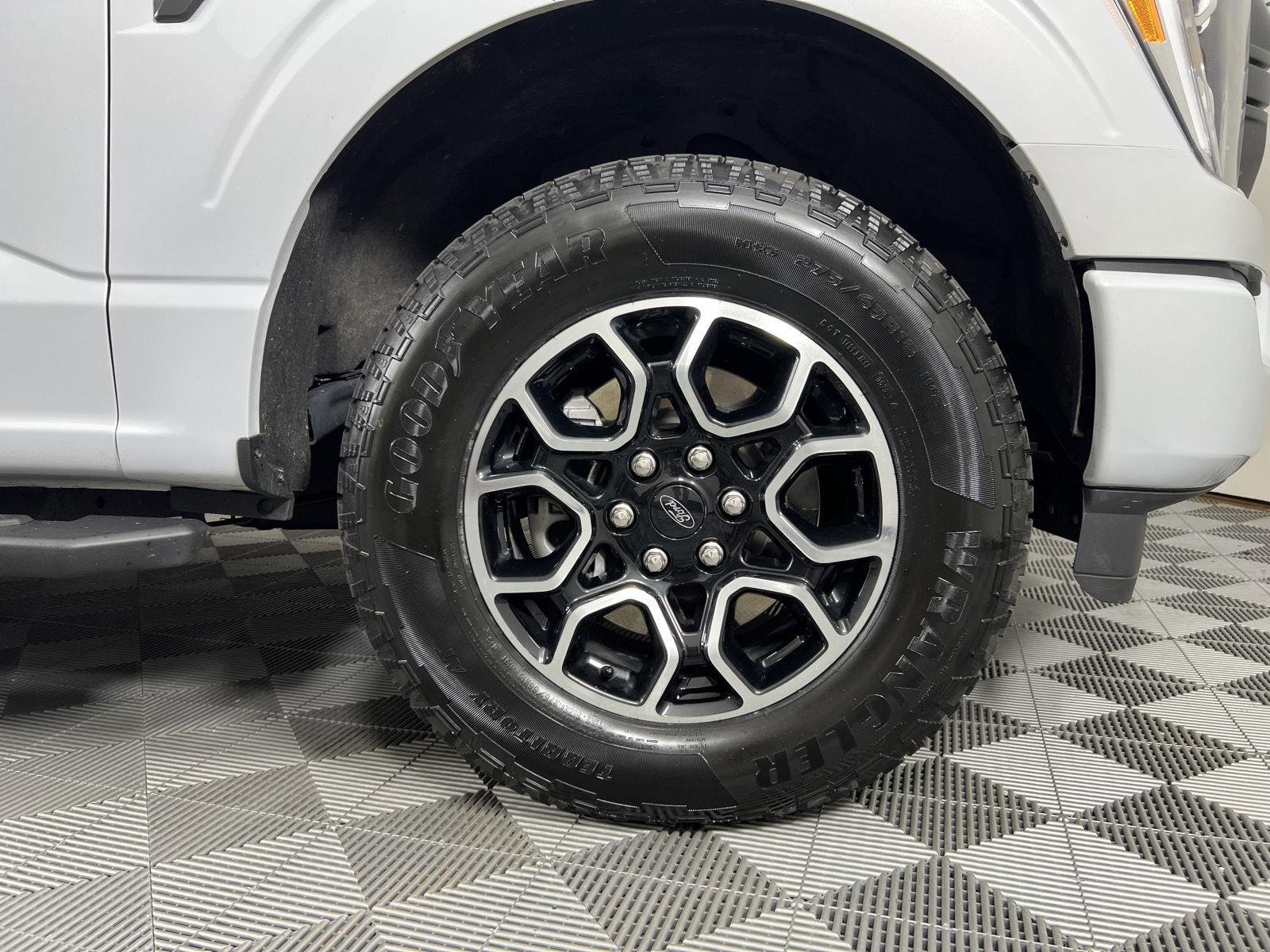 Used 2021 Space White Ford XLT image 12