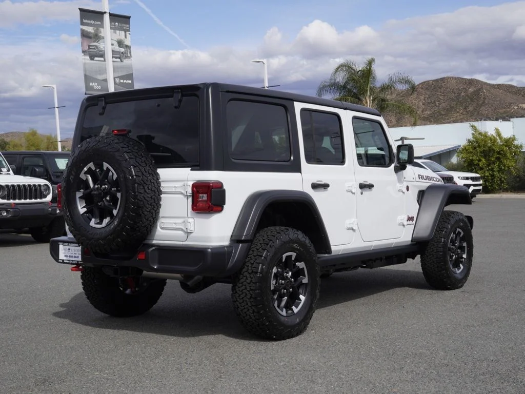 New 2026 Bright White Clear-Coat Exterior Paint Jeep Rubicon image 3