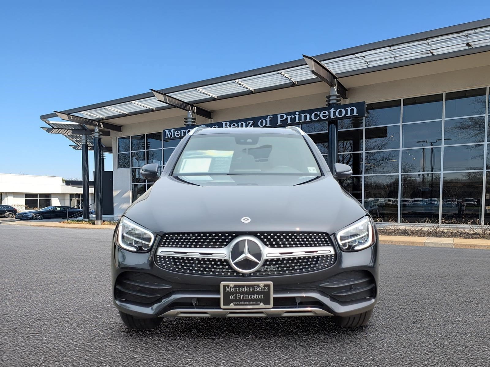 Certified Used 2022 Graphite Grey Metallic Mercedes-Benz GLC 300 4MATIC® SUV image 8
