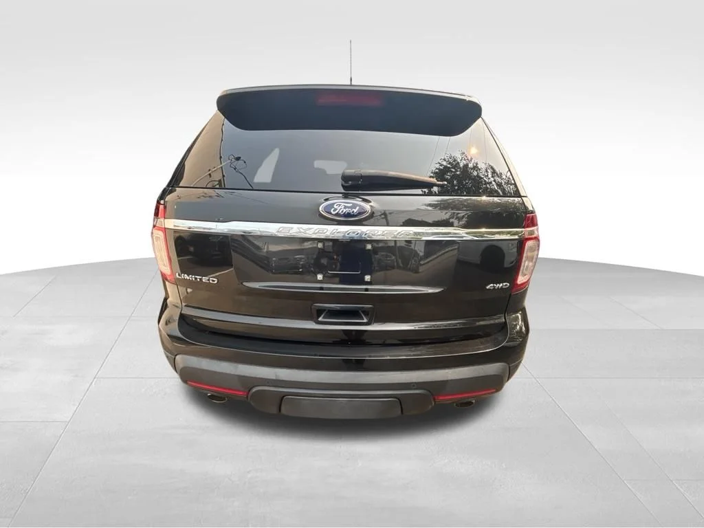 Used 2013 Black Ford Limited image 5
