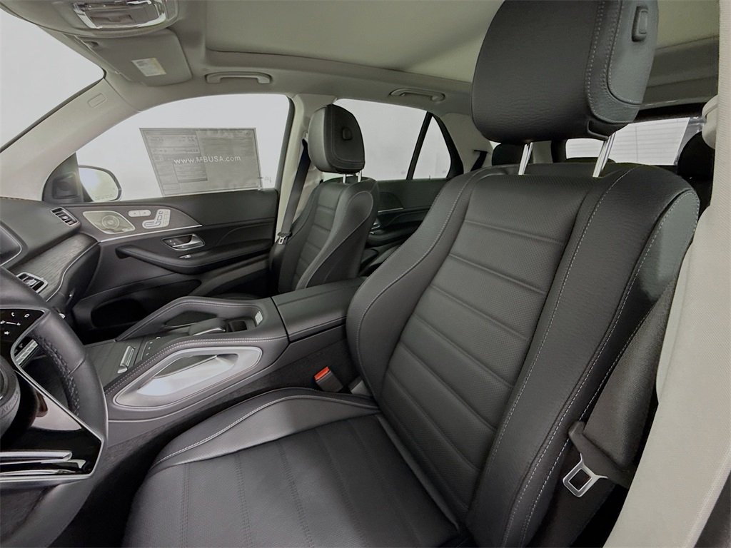 2025 Mercedes Benz GLE 350 4MATIC photo 4
