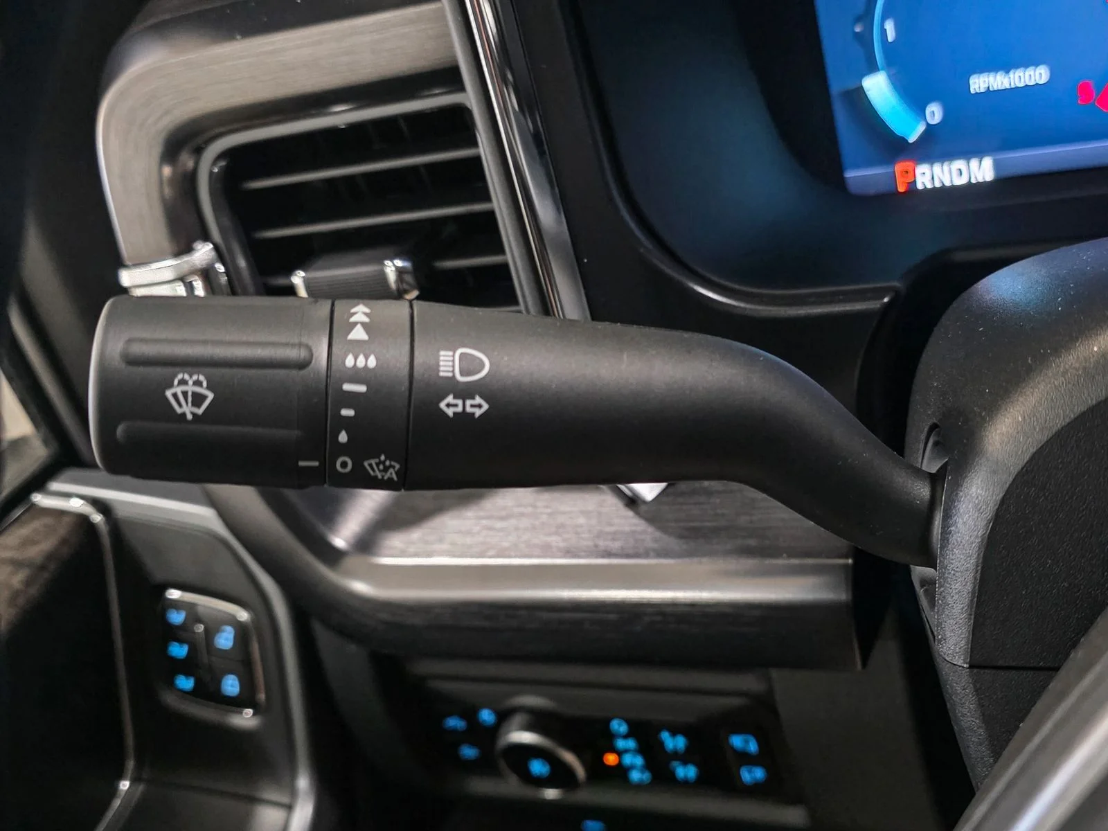 2025 Ford F-350 Super Duty Lariat - Photo 35