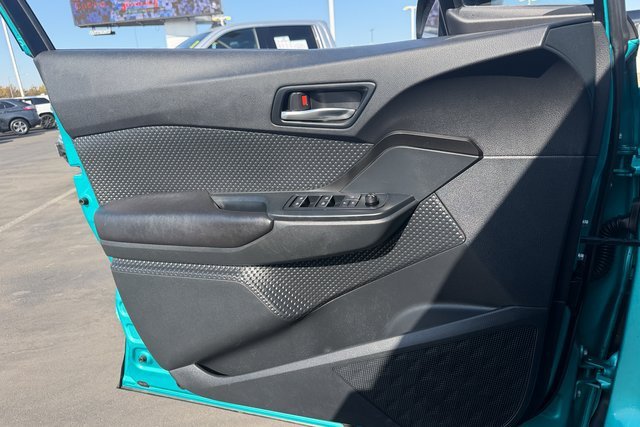 Used 2018 Teal Green Toyota XLE image 11