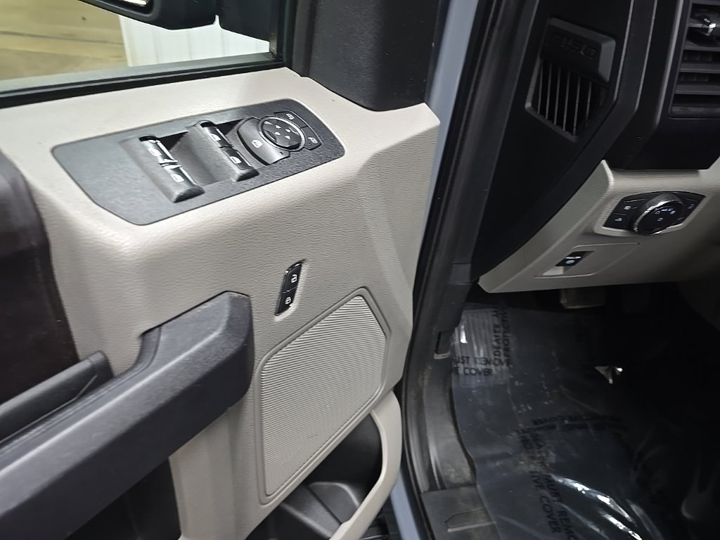 Used 2019 Black Ford XL image 28