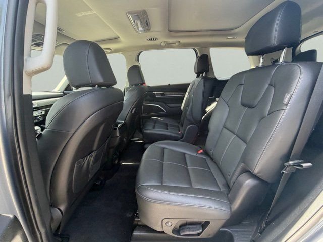 New 2025 Silver Kia SX image 21