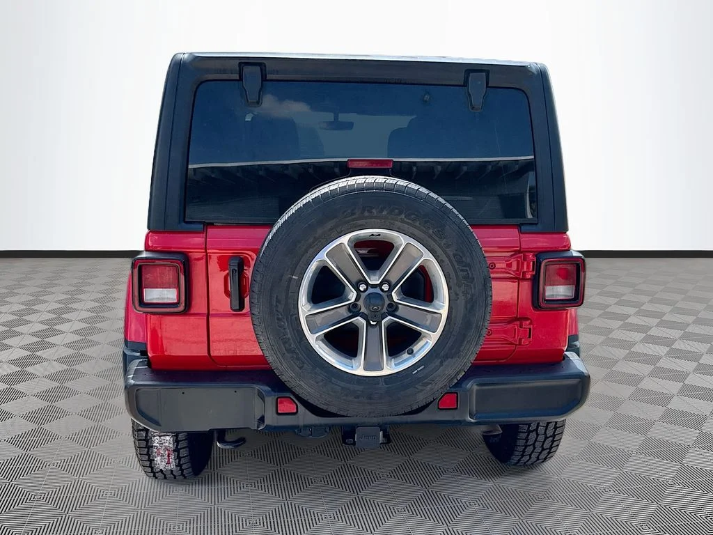 Used 2023 Red Jeep Sahara image 7