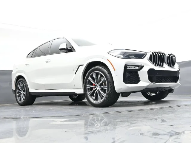 Used 2021 White BMW sDrive40i image 32