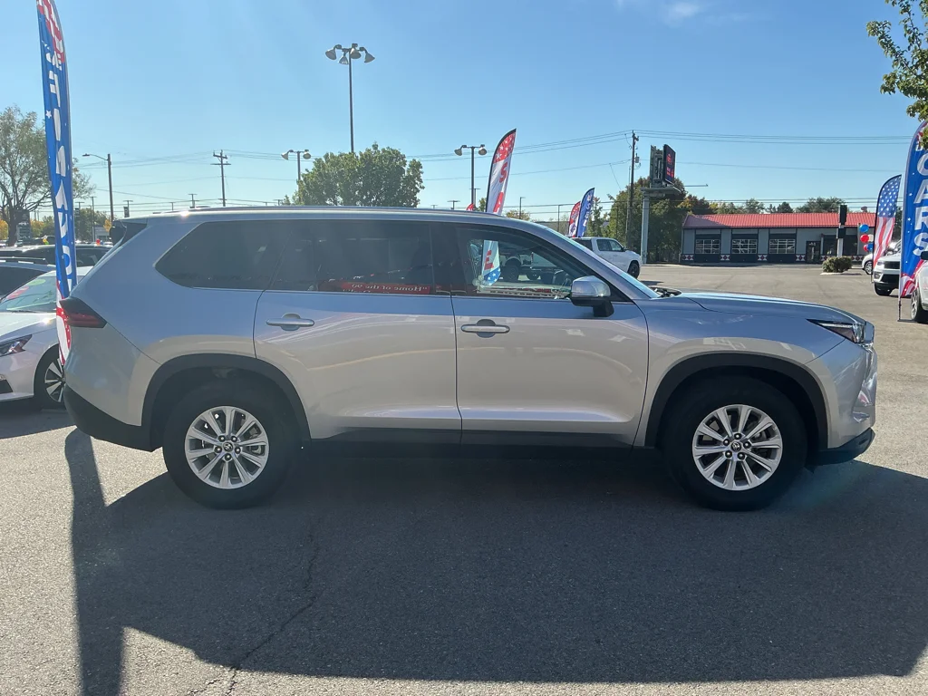 Used 2025 Celestial Silver Metallic Toyota XLE image 4