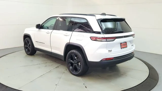 Used 2024 White Jeep Limited image 7