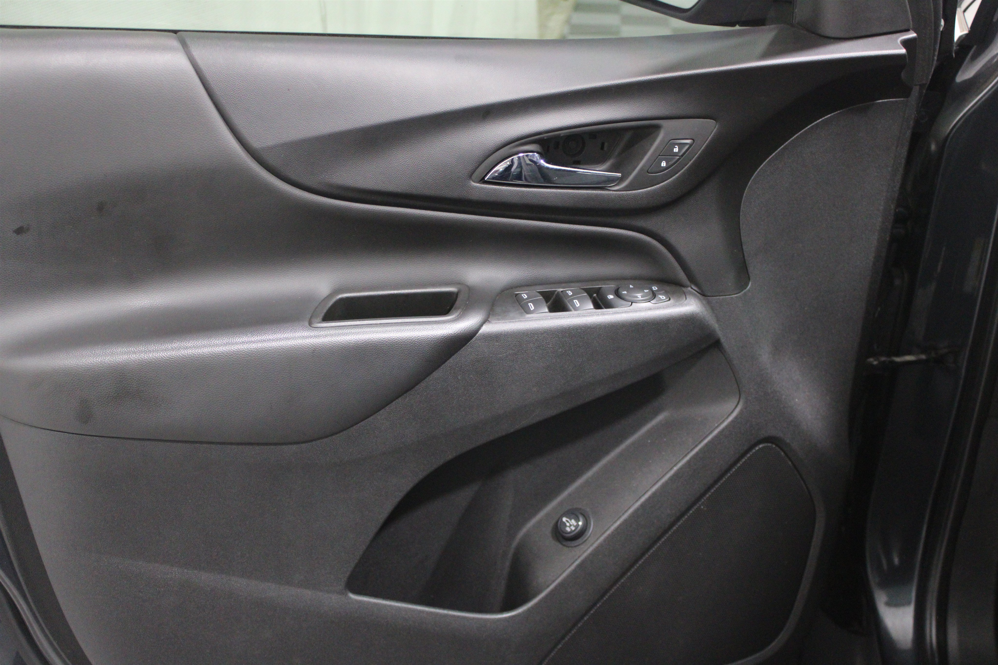 Used 2022 Iron Gray Metallic Chevrolet LT image 3