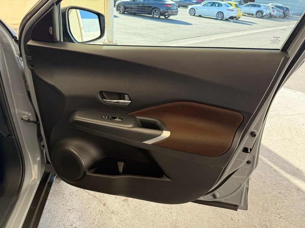 Used 2024 Super Black Nissan SR image 12