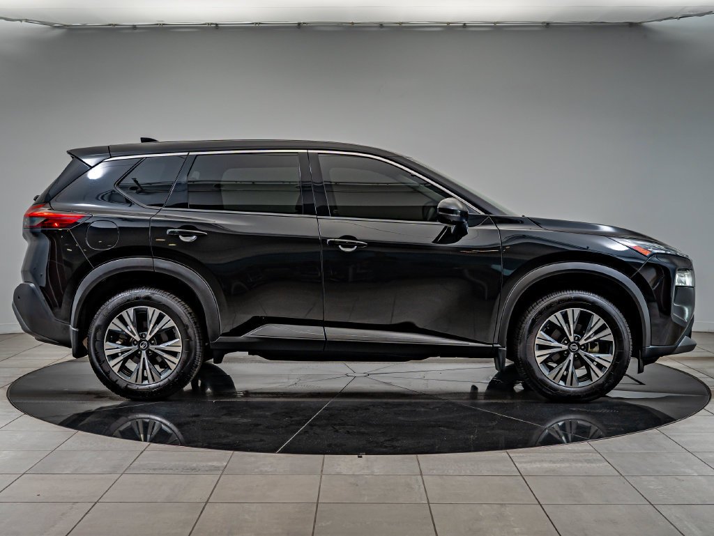 Used 2021 Super Black Nissan SV image 4