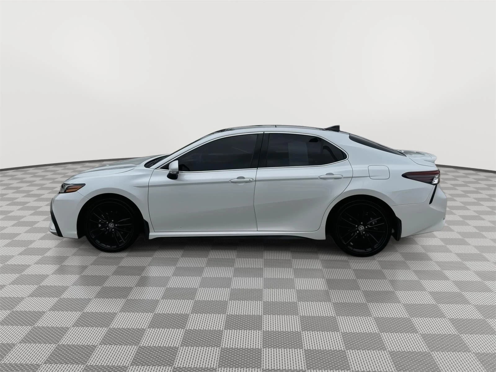 Used 2023 Wind Chill Pearl Toyota XSE image 6