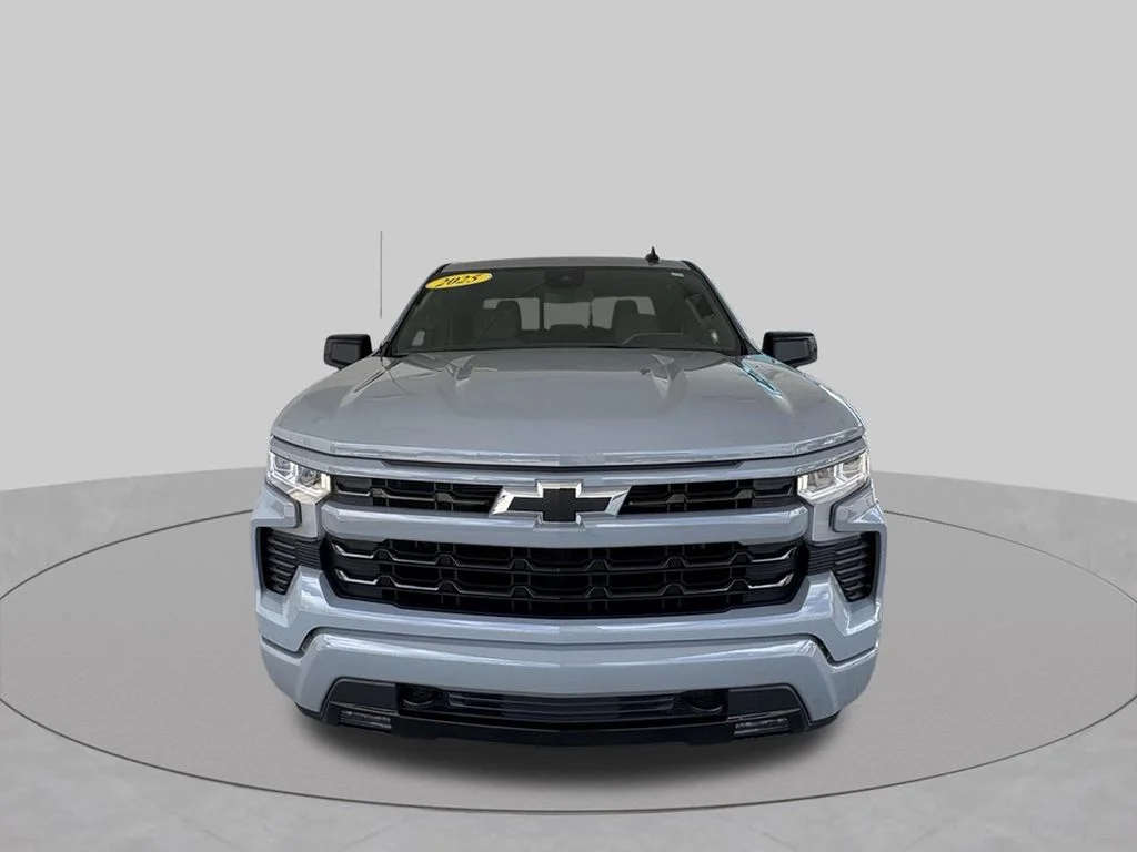 Used 2025 Gray Chevrolet RST image 3