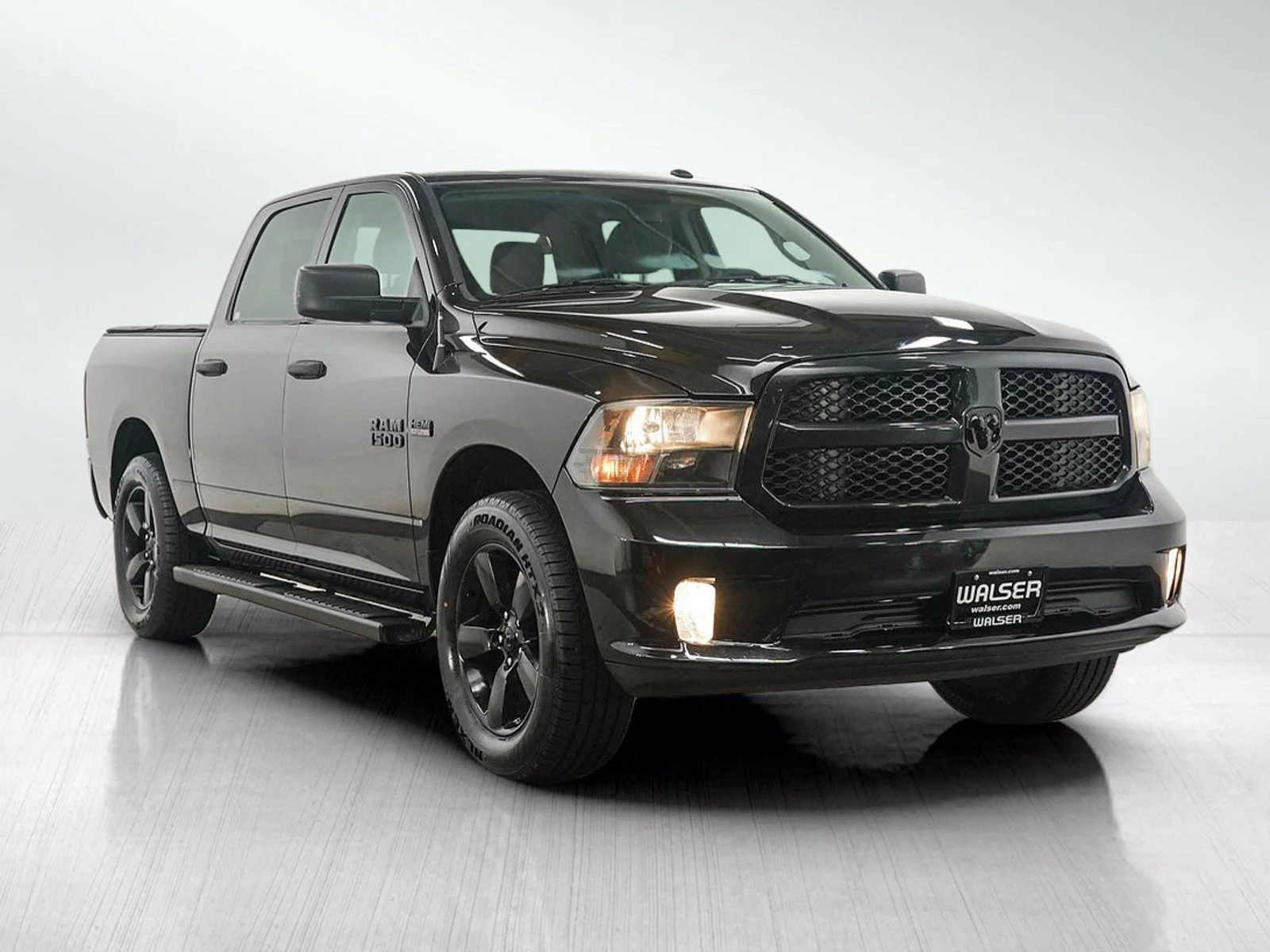 Used 2018 Brilliant Black Crystal Pearlcoat Ram Express image 9