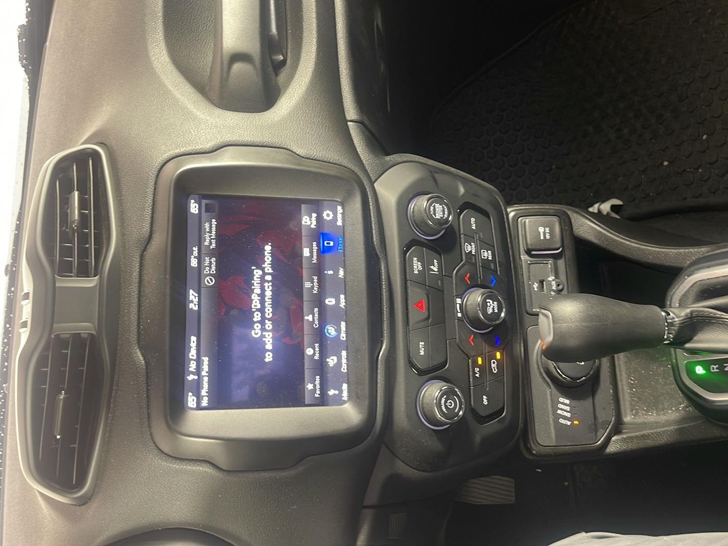 Used 2023 Black Clearcoat Jeep Latitude image 29