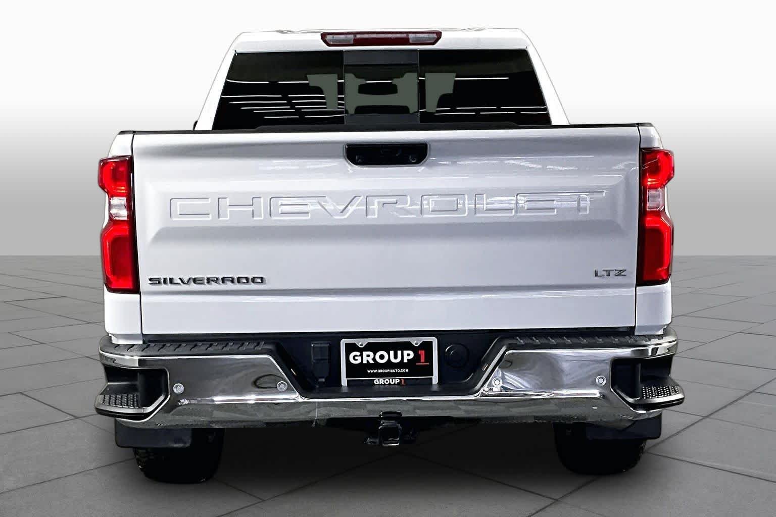 Used 2024 Summit White Chevrolet LTZ image 5