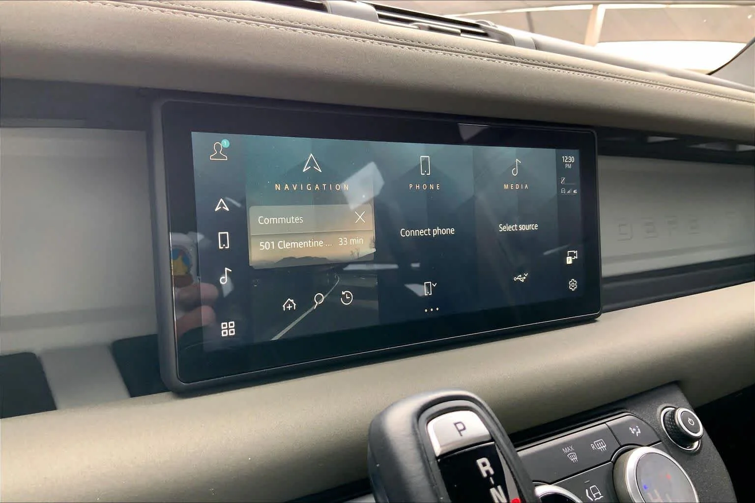 Used 2020 Santorini Black Metallic Land Rover SE image 31