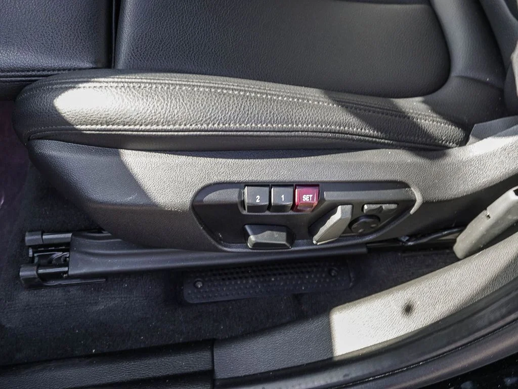 Used 2019 Black BMW xDrive28i image 19