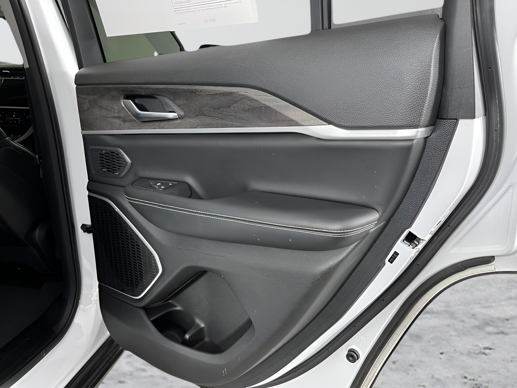 Used 2024 White Jeep Limited image 13