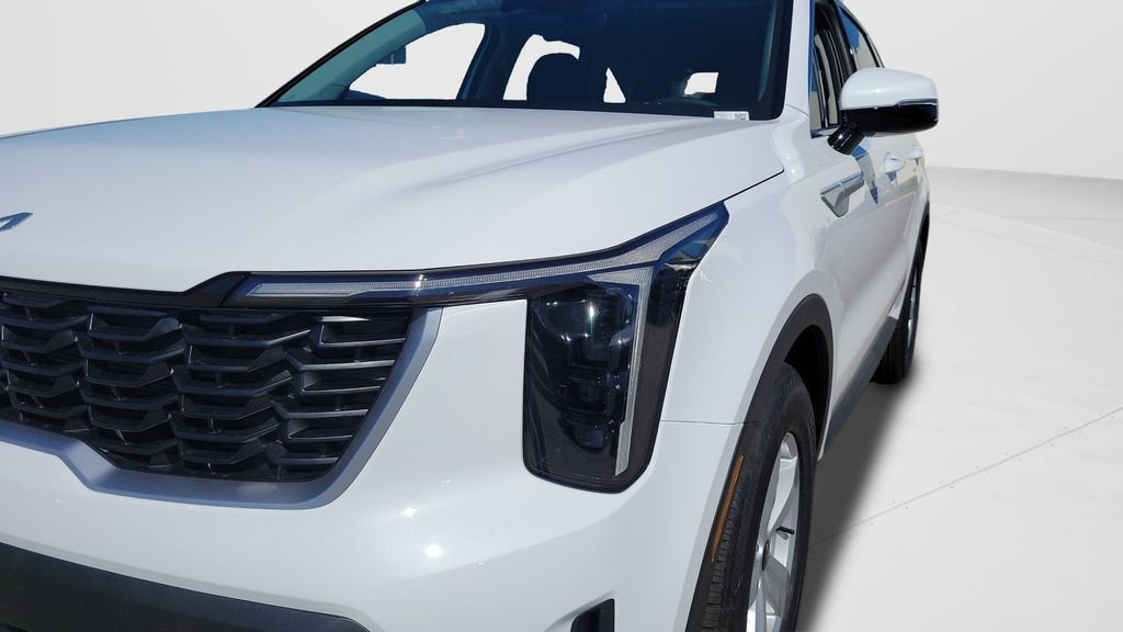 2026 Kia Sorento LX - Photo 9