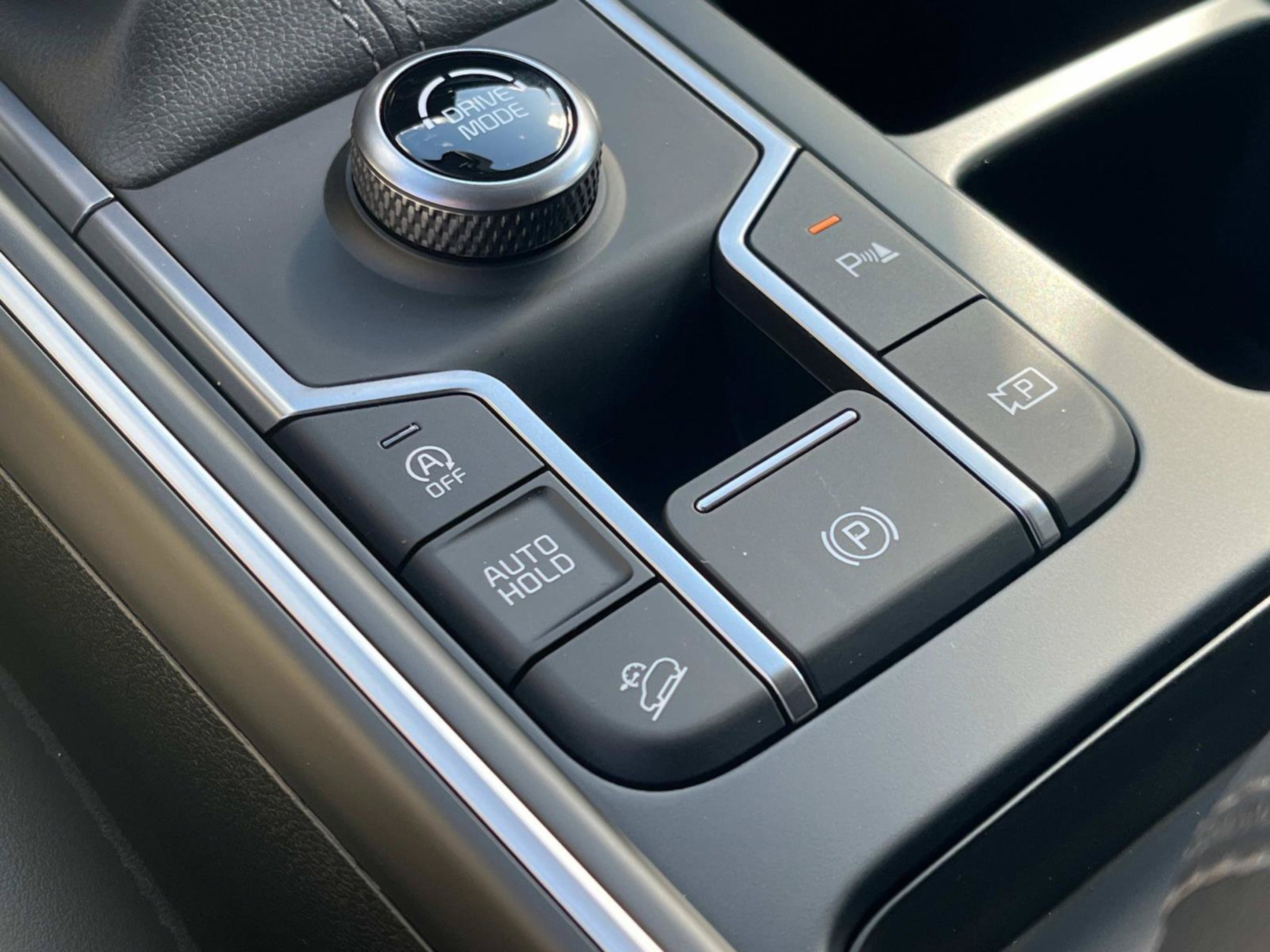 2025 Kia Sorento S - Photo 24