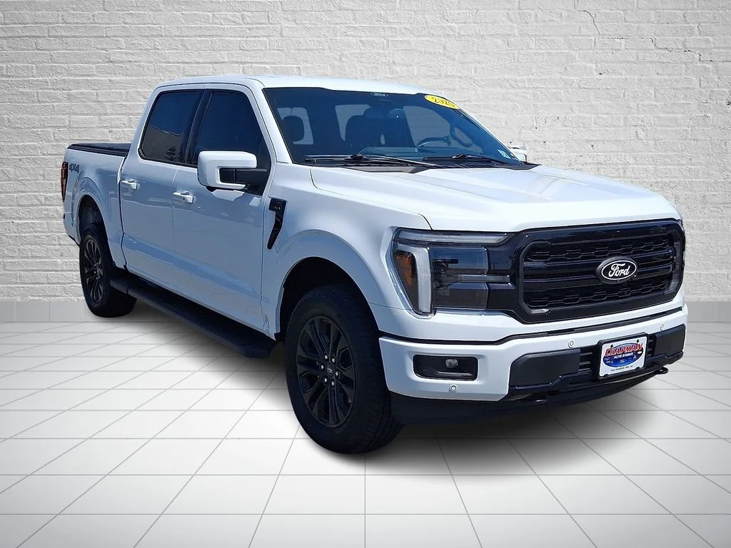Used 2025 White Ford Lariat image 3