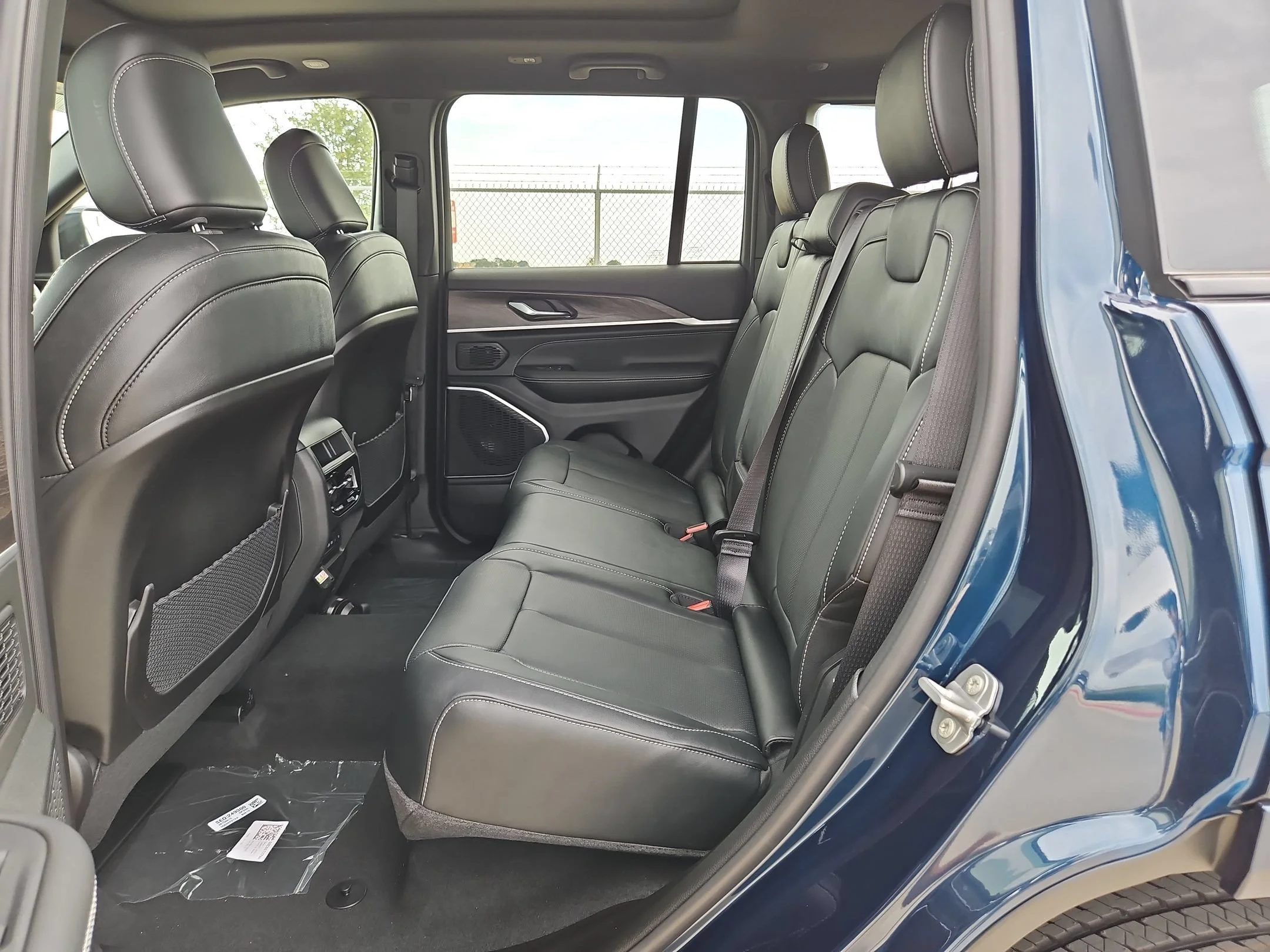 New 2027 Fathom Blue Pearlcoat Jeep Limited Reserve image 19